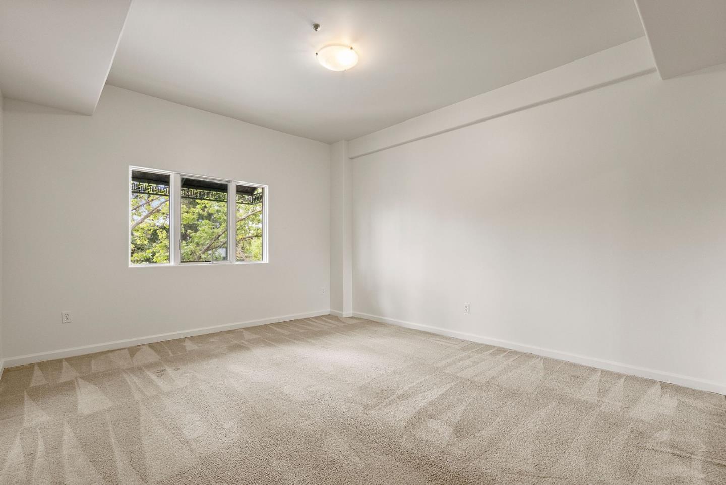Detail Gallery Image 17 of 38 For 200 Sheridan #304,  Palo Alto,  CA 94306 - 2 Beds | 2 Baths