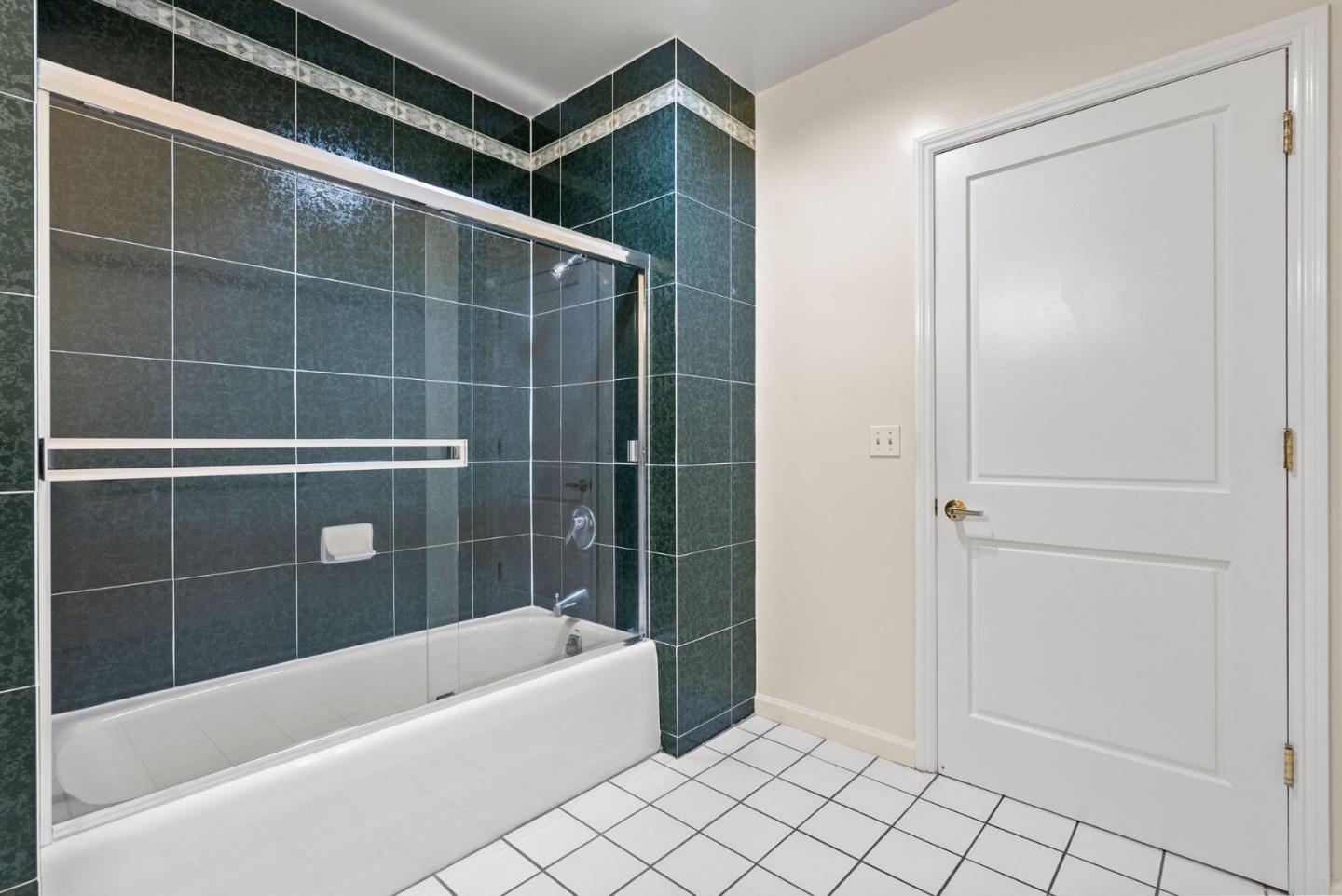 Detail Gallery Image 25 of 38 For 200 Sheridan #304,  Palo Alto,  CA 94306 - 2 Beds | 2 Baths