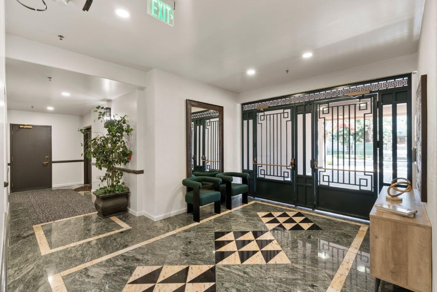 Detail Gallery Image 31 of 38 For 200 Sheridan #304,  Palo Alto,  CA 94306 - 2 Beds | 2 Baths
