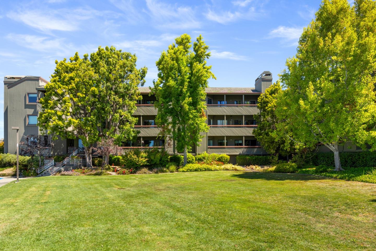Detail Gallery Image 3 of 29 For 780 Sea Spray Ln #112,  Foster City,  CA 94404 - 2 Beds | 2 Baths