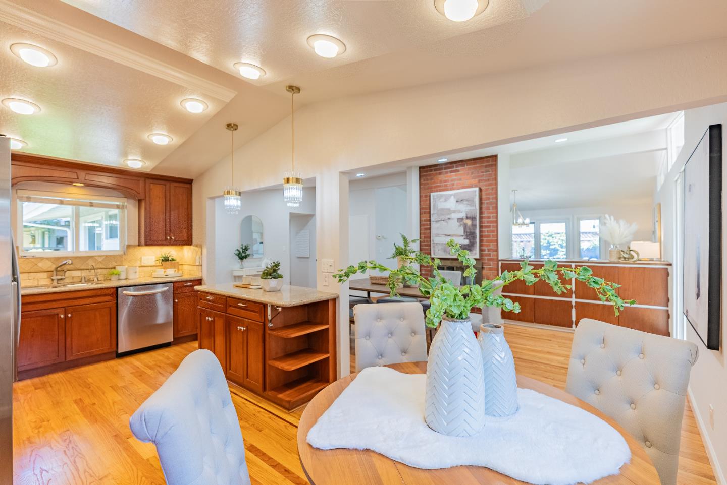 Detail Gallery Image 14 of 30 For 335 Burnett Ave, Santa Clara,  CA 95051 - 3 Beds | 2 Baths