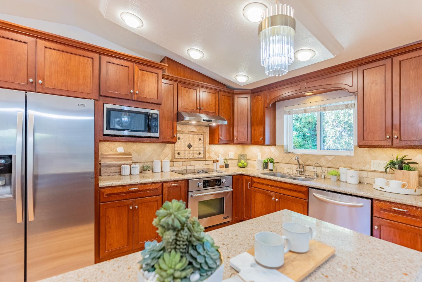 Detail Gallery Image 16 of 30 For 335 Burnett Ave, Santa Clara,  CA 95051 - 3 Beds | 2 Baths