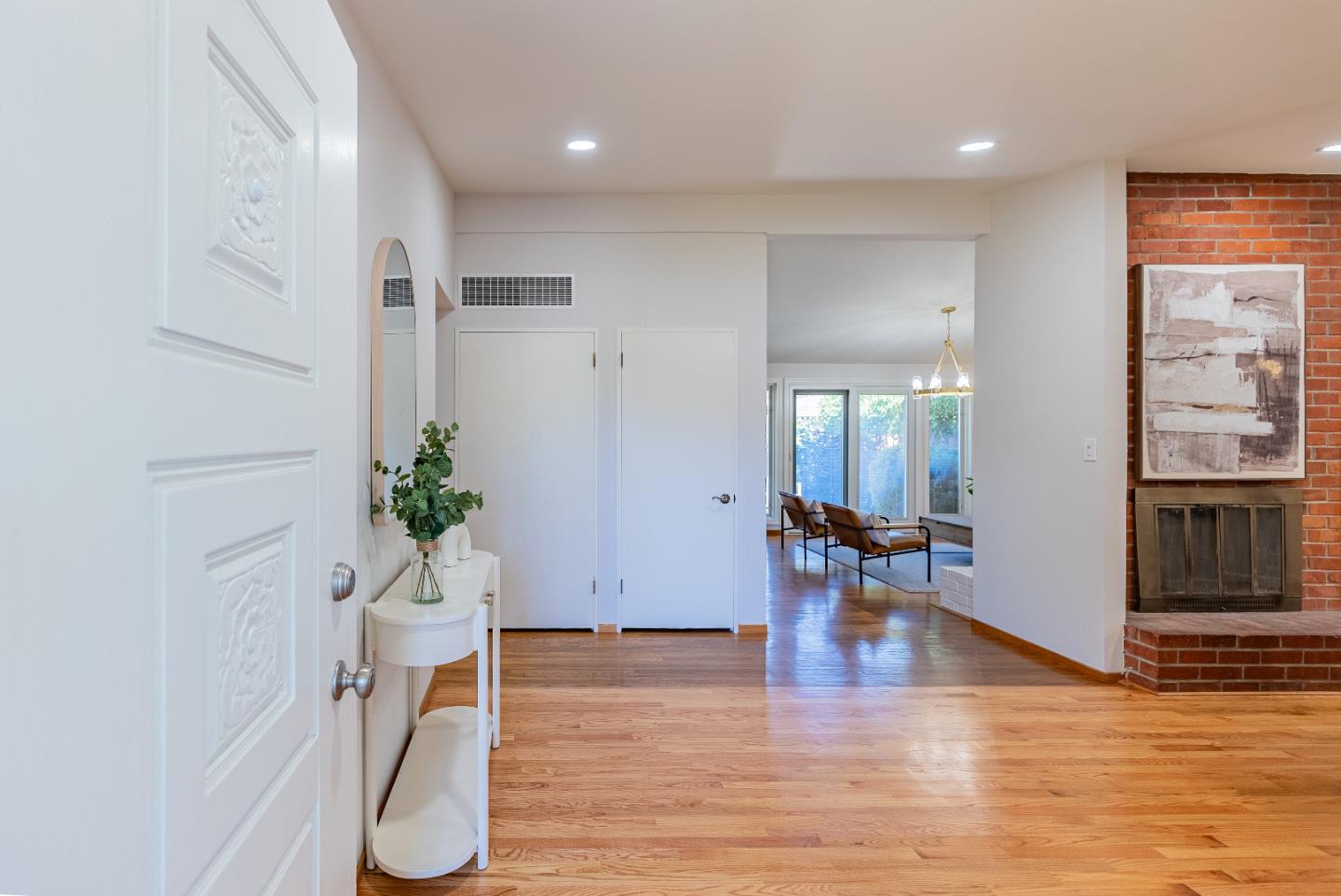Detail Gallery Image 4 of 30 For 335 Burnett Ave, Santa Clara,  CA 95051 - 3 Beds | 2 Baths