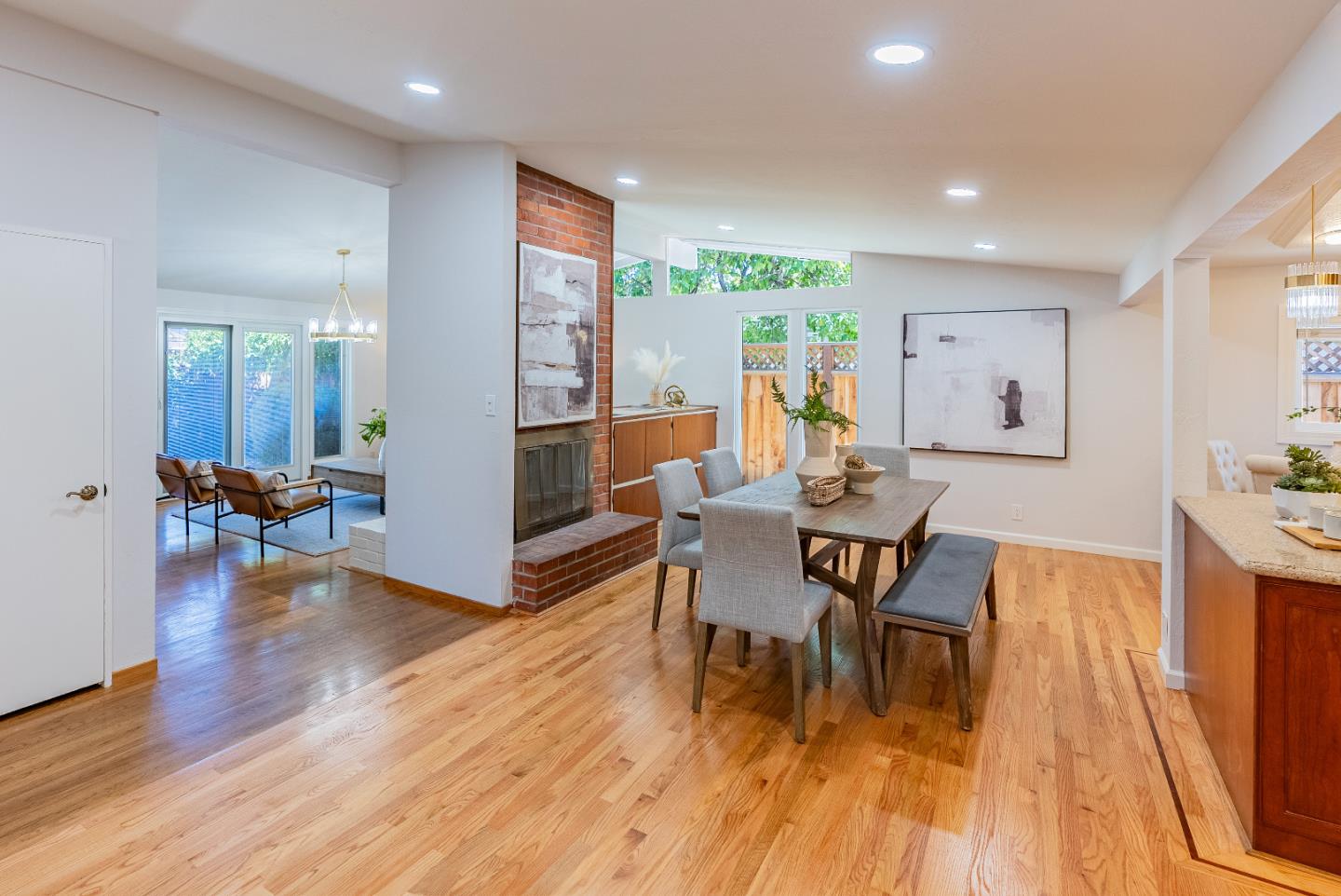 Detail Gallery Image 5 of 30 For 335 Burnett Ave, Santa Clara,  CA 95051 - 3 Beds | 2 Baths