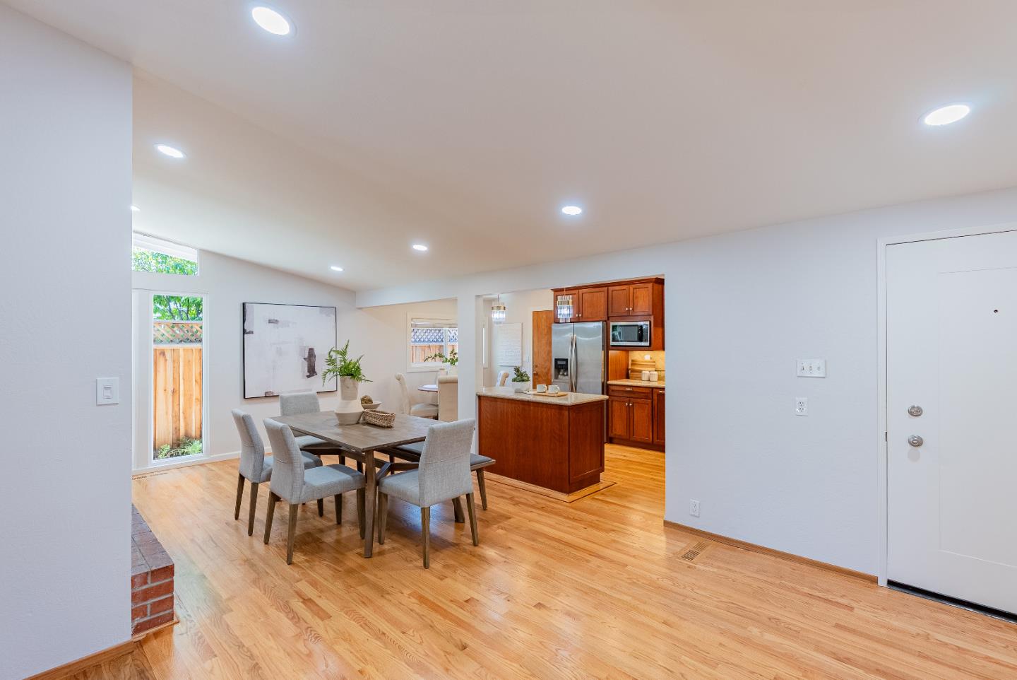 Detail Gallery Image 6 of 30 For 335 Burnett Ave, Santa Clara,  CA 95051 - 3 Beds | 2 Baths