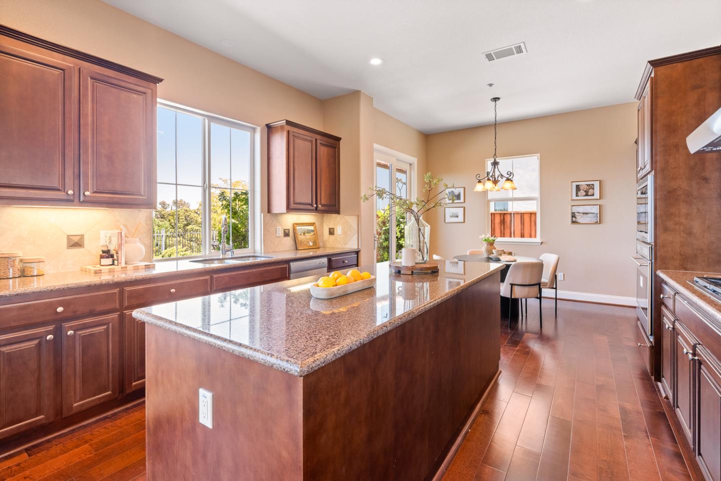 Detail Gallery Image 18 of 56 For 17 Estates Dr, Millbrae,  CA 94030 - 3 Beds | 3 Baths