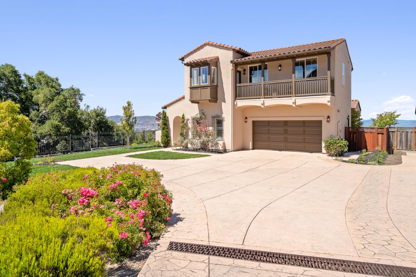Detail Gallery Image 2 of 56 For 17 Estates Dr, Millbrae,  CA 94030 - 3 Beds | 3 Baths