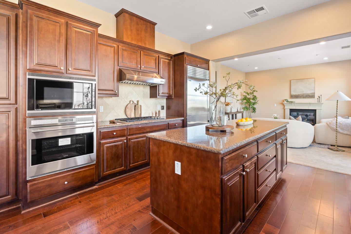Detail Gallery Image 20 of 56 For 17 Estates Dr, Millbrae,  CA 94030 - 3 Beds | 3 Baths