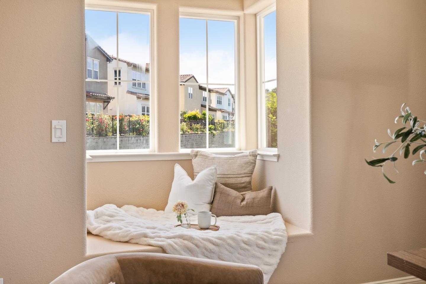Detail Gallery Image 27 of 56 For 17 Estates Dr, Millbrae,  CA 94030 - 3 Beds | 3 Baths