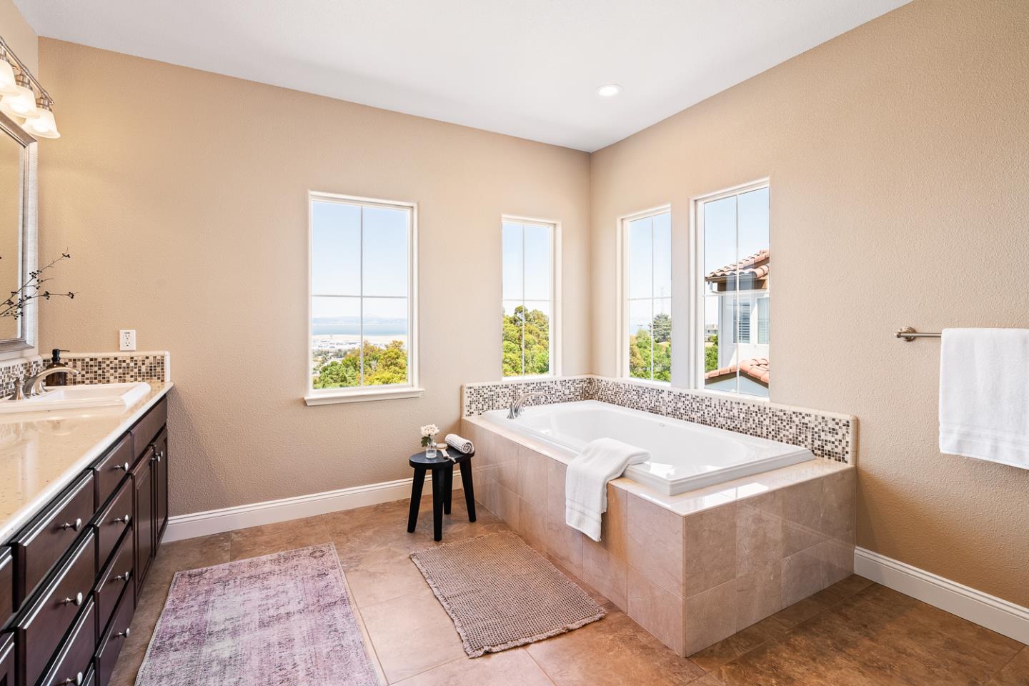 Detail Gallery Image 33 of 56 For 17 Estates Dr, Millbrae,  CA 94030 - 3 Beds | 3 Baths