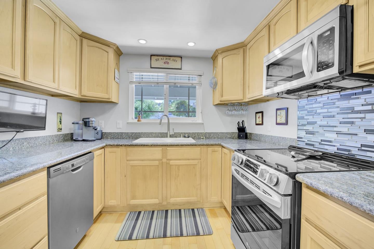 Detail Gallery Image 10 of 38 For 6175 Oneida Dr, San Jose,  CA 95123 - 3 Beds | 2 Baths