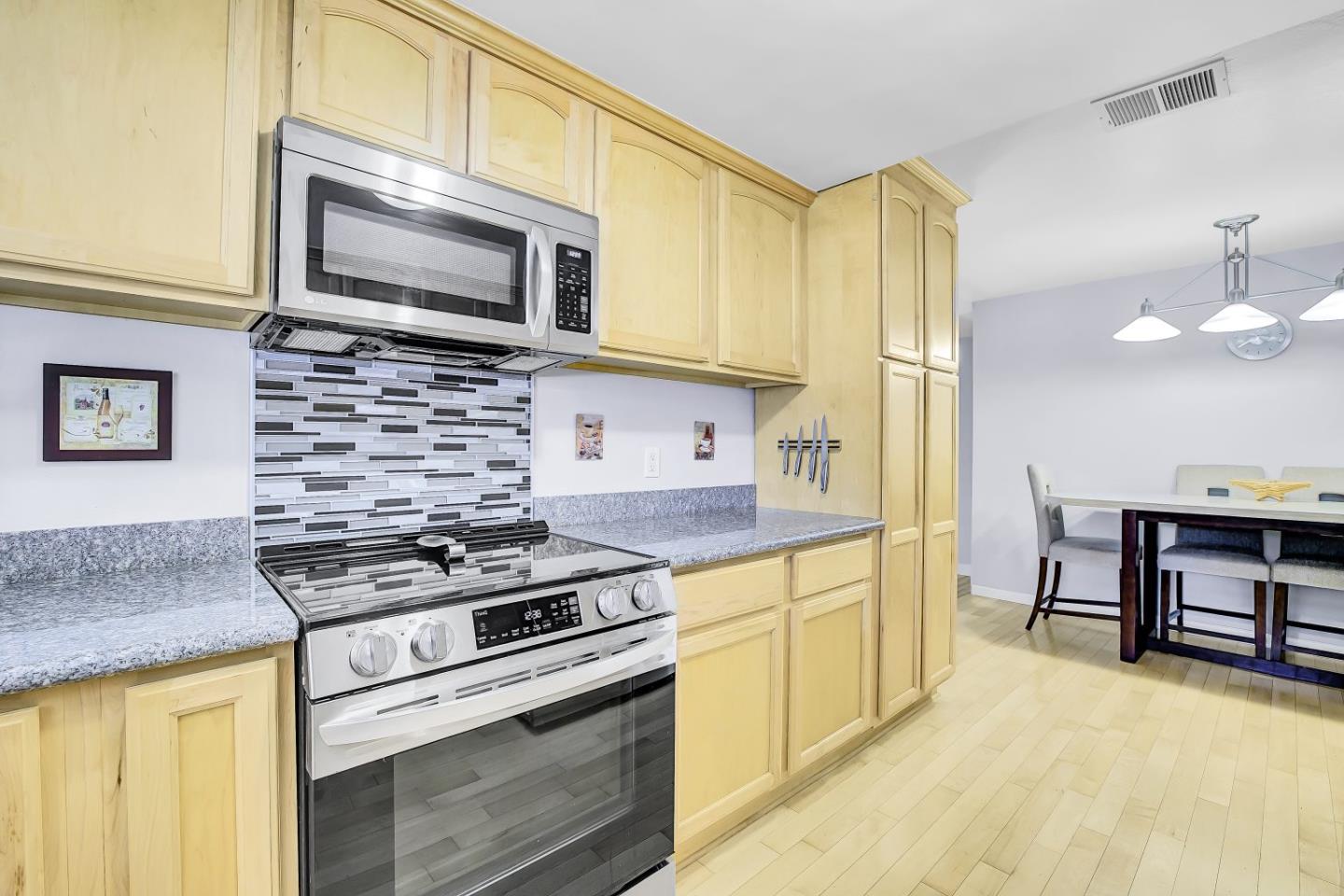 Detail Gallery Image 11 of 38 For 6175 Oneida Dr, San Jose,  CA 95123 - 3 Beds | 2 Baths