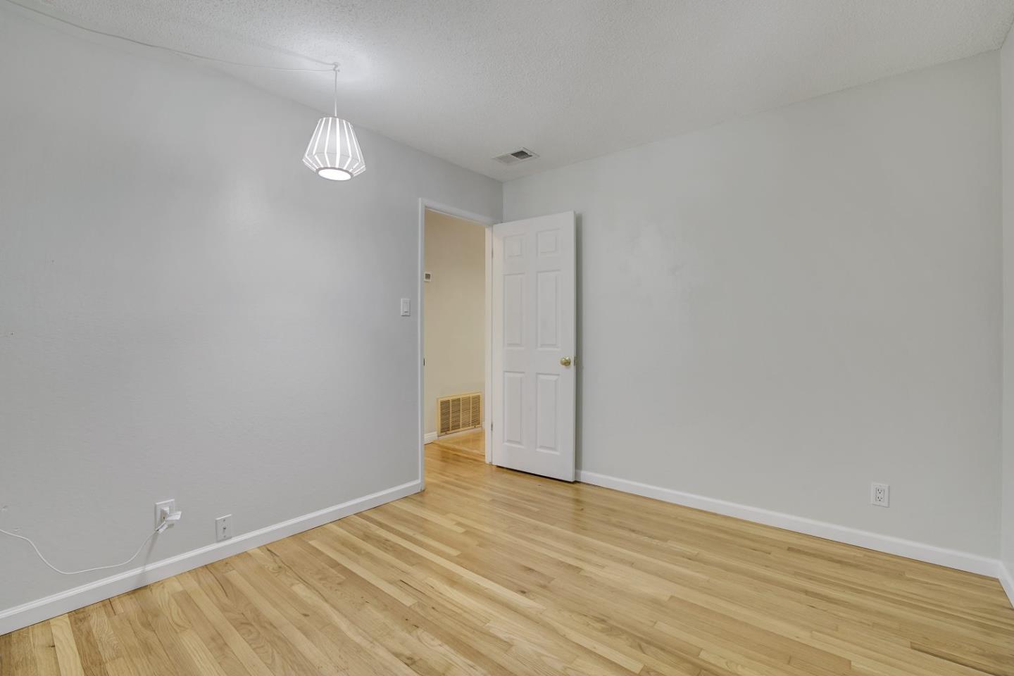 Detail Gallery Image 19 of 38 For 6175 Oneida Dr, San Jose,  CA 95123 - 3 Beds | 2 Baths