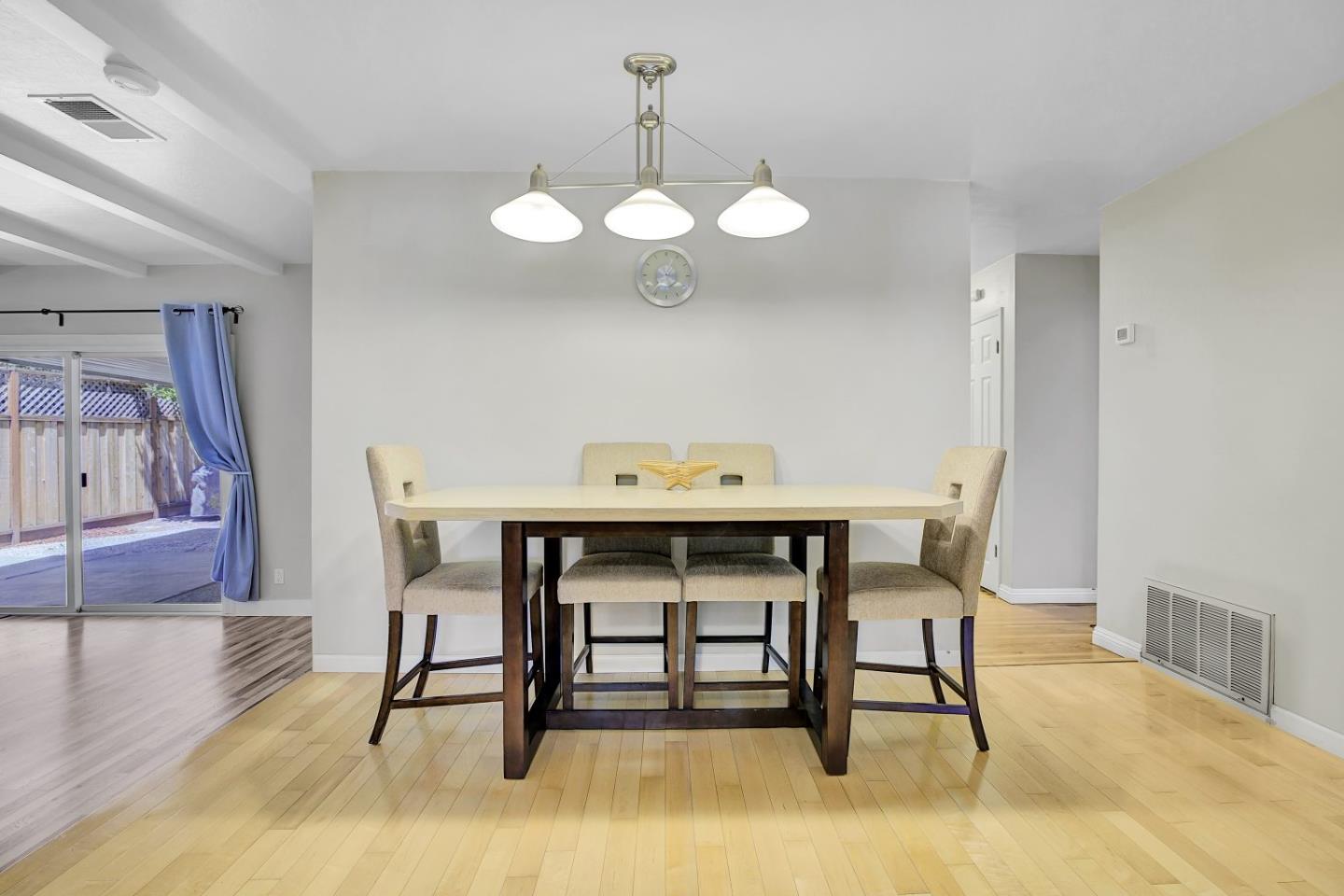 Detail Gallery Image 7 of 38 For 6175 Oneida Dr, San Jose,  CA 95123 - 3 Beds | 2 Baths