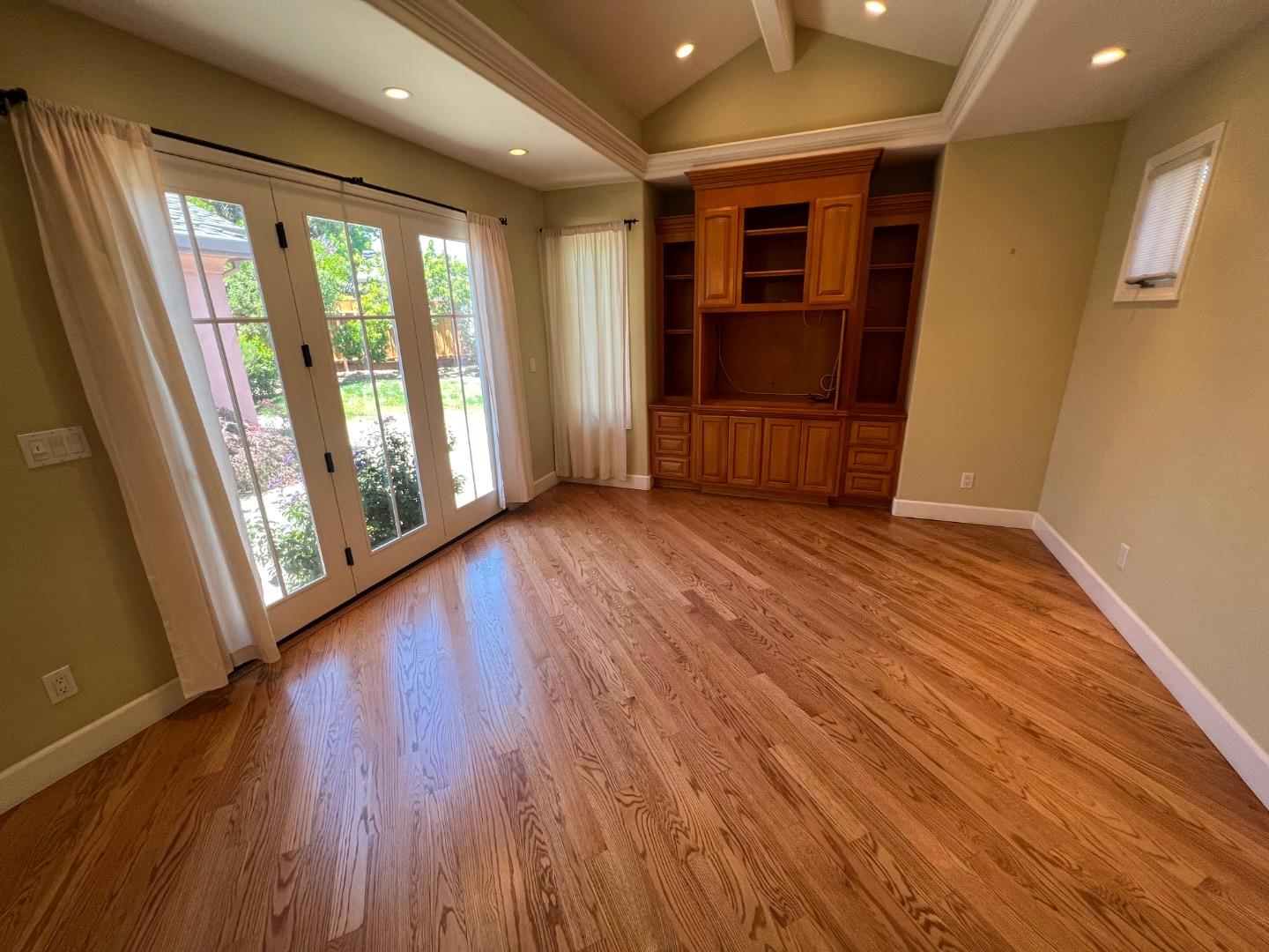 Detail Gallery Image 10 of 22 For 1457 Maxine Ave, San Jose,  CA 95125 - 3 Beds | 2 Baths