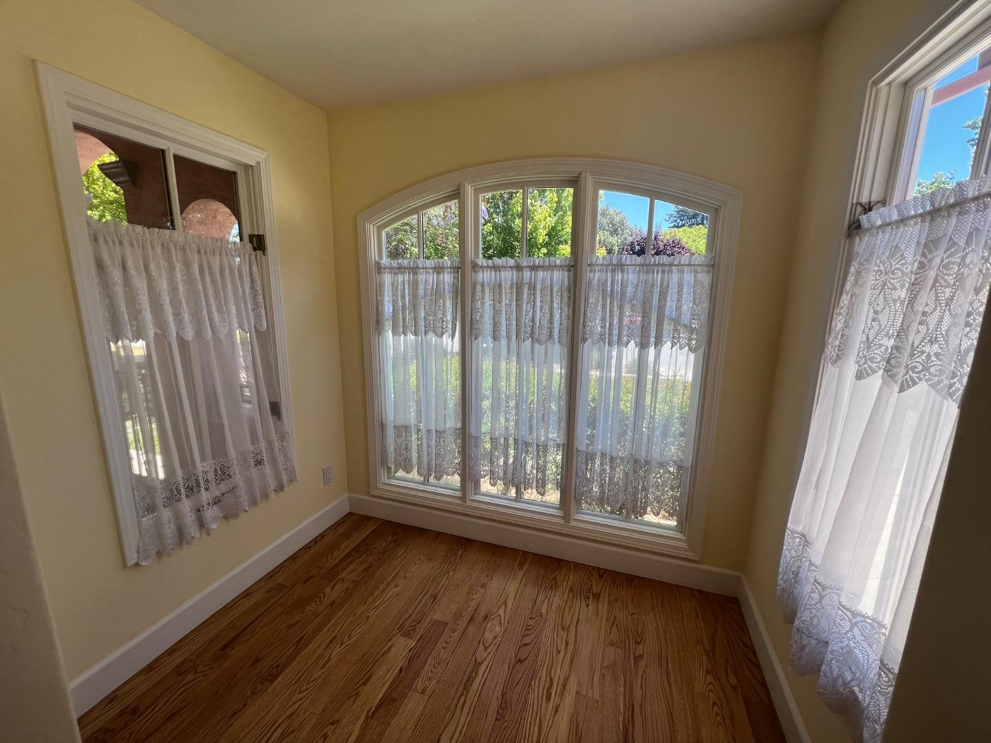 Detail Gallery Image 12 of 22 For 1457 Maxine Ave, San Jose,  CA 95125 - 3 Beds | 2 Baths