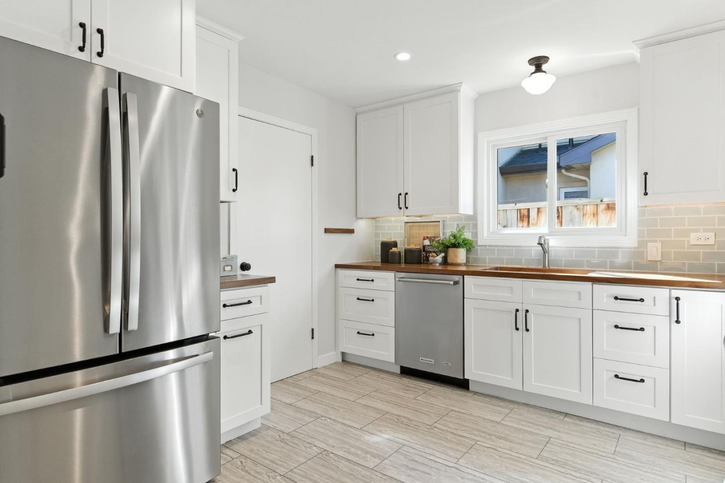 Detail Gallery Image 11 of 22 For 230 Rutherford Ave, Redwood City,  CA 94061 - 2 Beds | 1 Baths