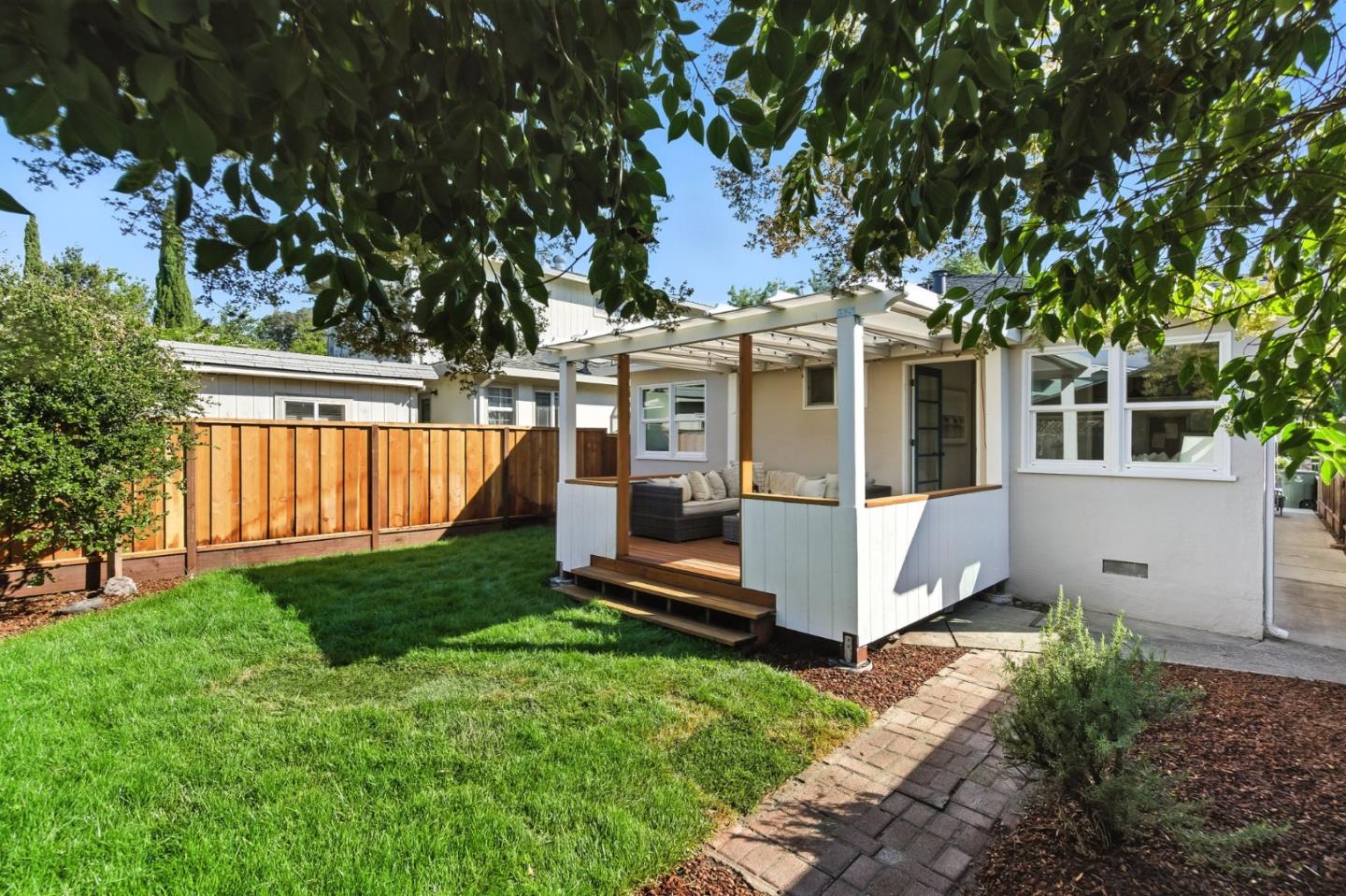 Detail Gallery Image 17 of 22 For 230 Rutherford Ave, Redwood City,  CA 94061 - 2 Beds | 1 Baths