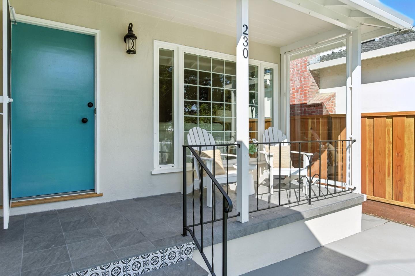 Detail Gallery Image 2 of 22 For 230 Rutherford Ave, Redwood City,  CA 94061 - 2 Beds | 1 Baths