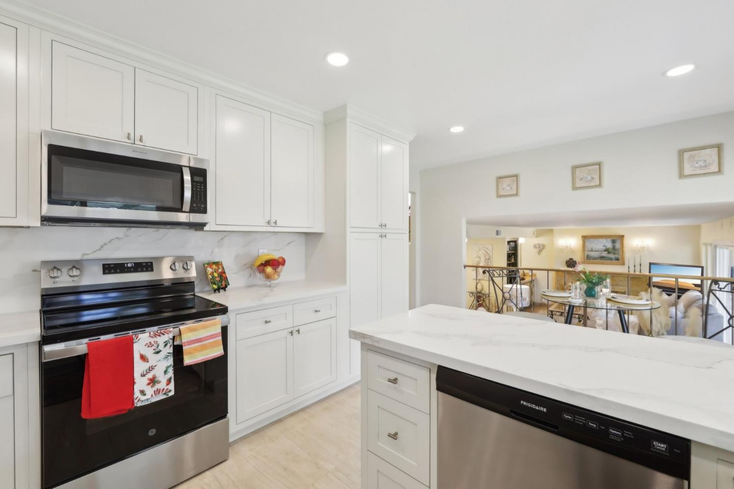 Detail Gallery Image 5 of 33 For 5459 Entrada Cedros, San Jose,  CA 95123 - 4 Beds | 3 Baths