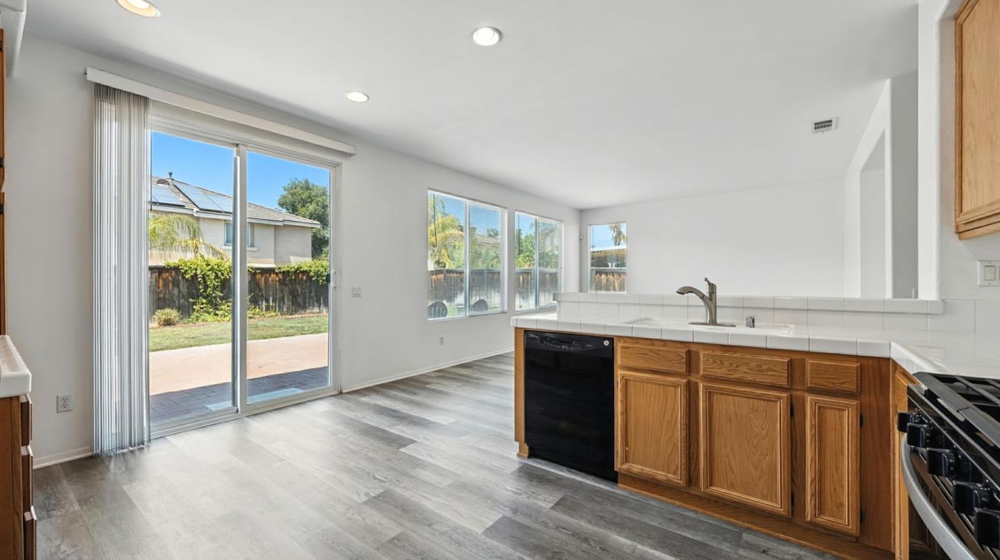 Detail Gallery Image 20 of 77 For 1553 Coldridge Cir, San Jacinto,  CA 92583 - 5 Beds | 3 Baths