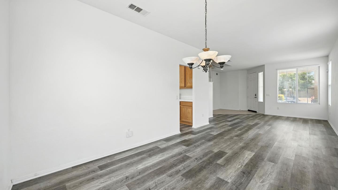 Detail Gallery Image 24 of 77 For 1553 Coldridge Cir, San Jacinto,  CA 92583 - 5 Beds | 3 Baths