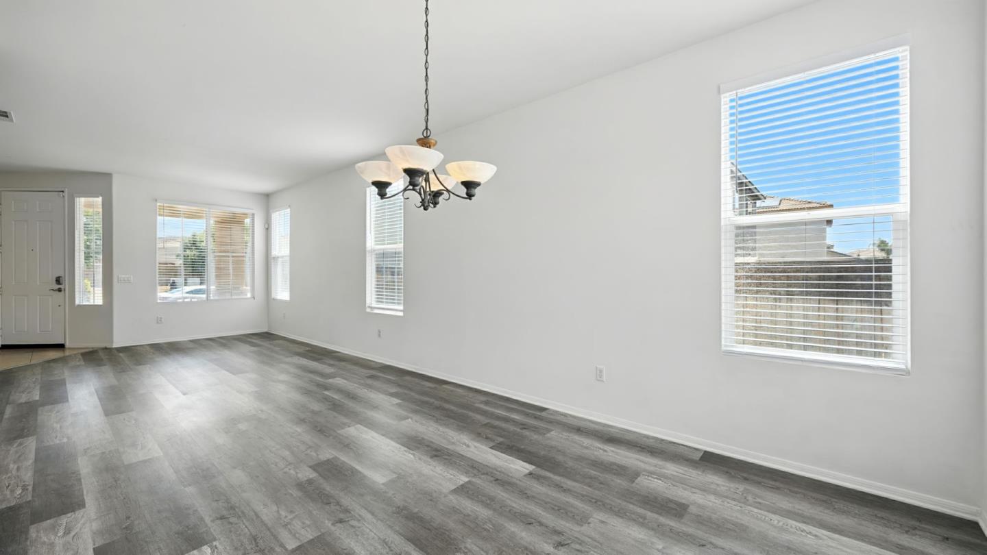 Detail Gallery Image 25 of 77 For 1553 Coldridge Cir, San Jacinto,  CA 92583 - 5 Beds | 3 Baths