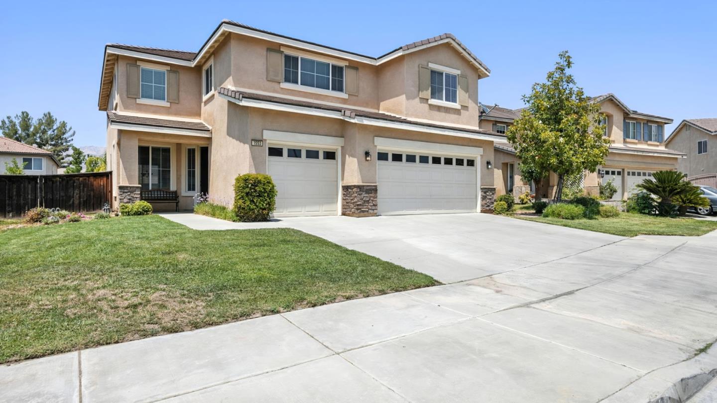 Detail Gallery Image 3 of 77 For 1553 Coldridge Cir, San Jacinto,  CA 92583 - 5 Beds | 3 Baths