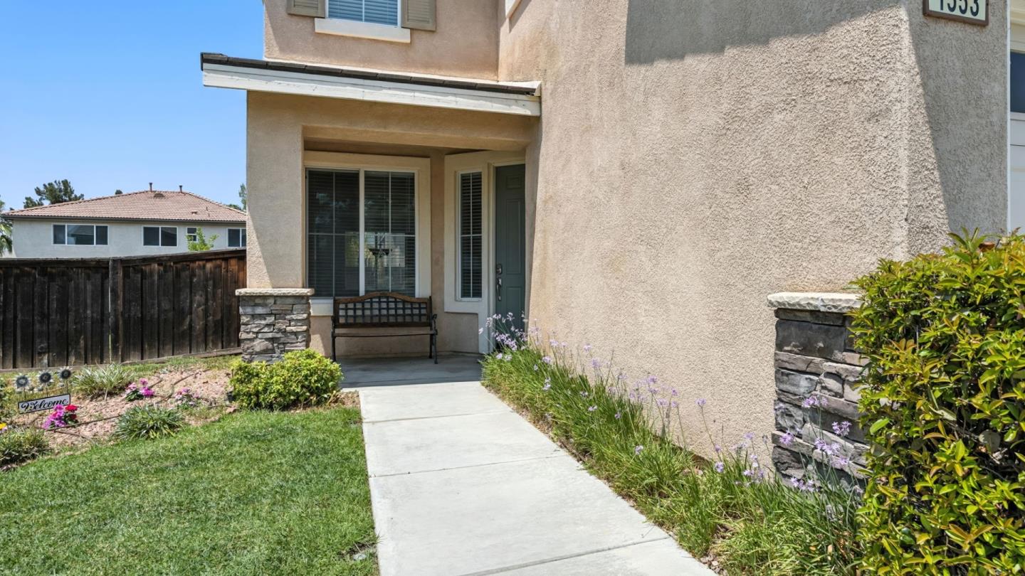 Detail Gallery Image 5 of 77 For 1553 Coldridge Cir, San Jacinto,  CA 92583 - 5 Beds | 3 Baths