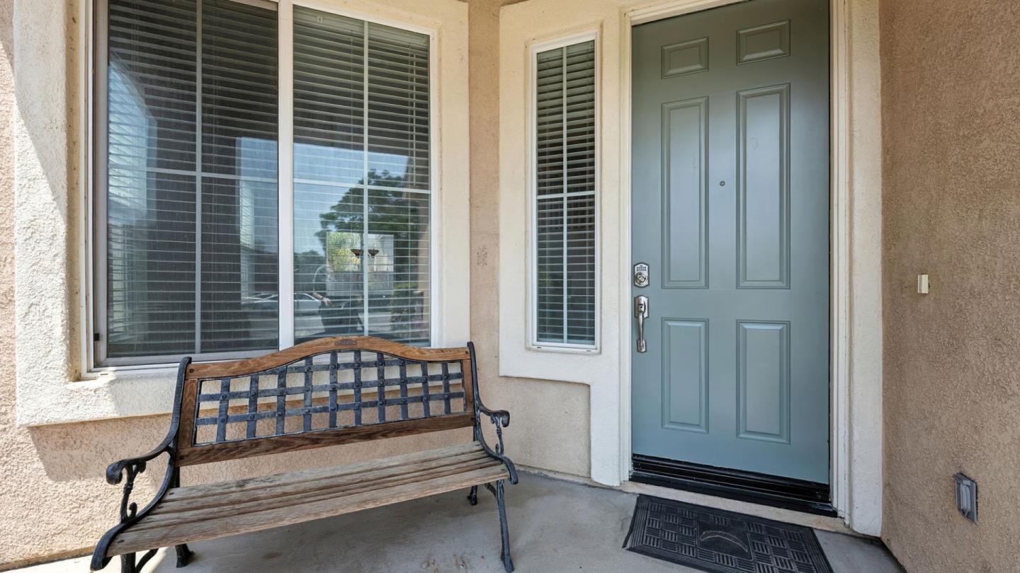 Detail Gallery Image 6 of 77 For 1553 Coldridge Cir, San Jacinto,  CA 92583 - 5 Beds | 3 Baths