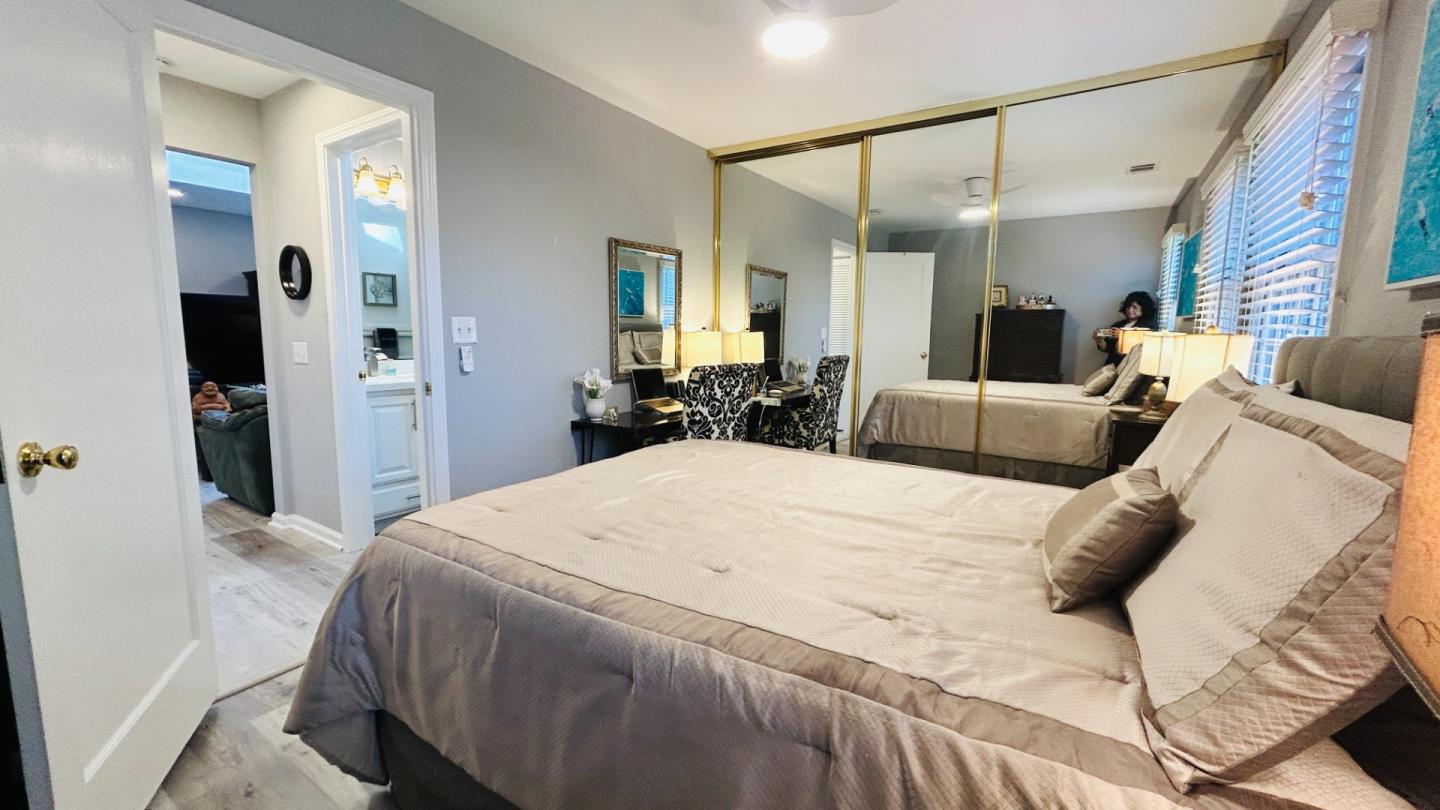 Detail Gallery Image 12 of 18 For 530 Irving Ave, San Jose,  CA 95128 - 4 Beds | 3 Baths