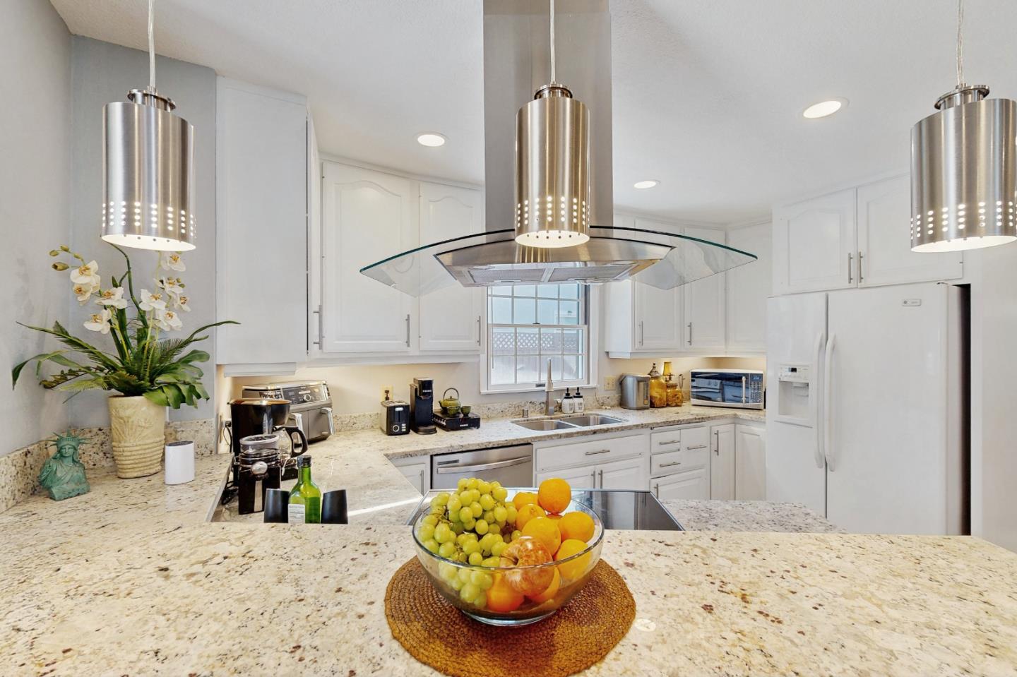 Detail Gallery Image 31 of 66 For 530 Irving Ave, San Jose,  CA 95128 - 4 Beds | 3 Baths
