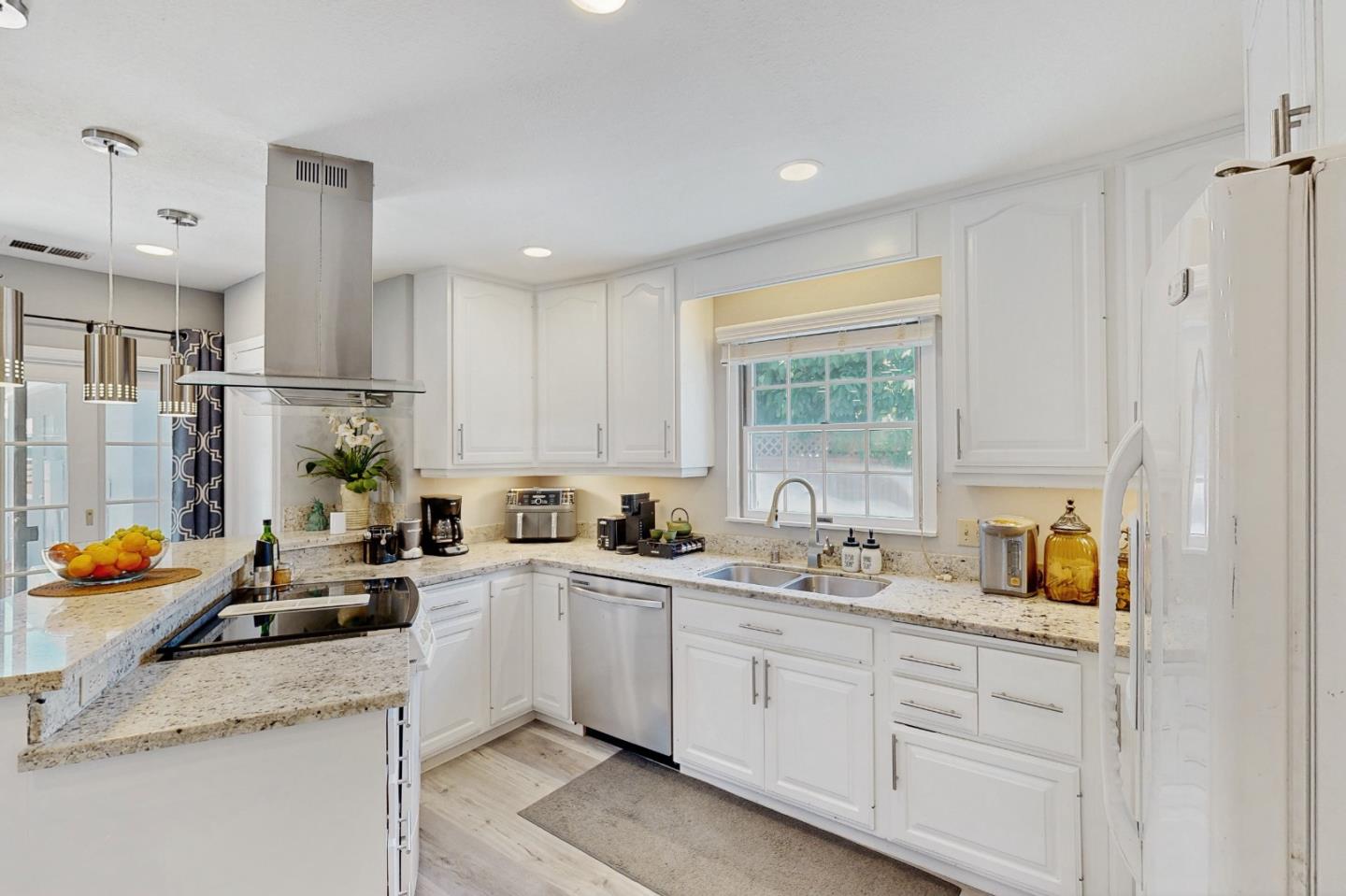 Detail Gallery Image 33 of 66 For 530 Irving Ave, San Jose,  CA 95128 - 4 Beds | 3 Baths