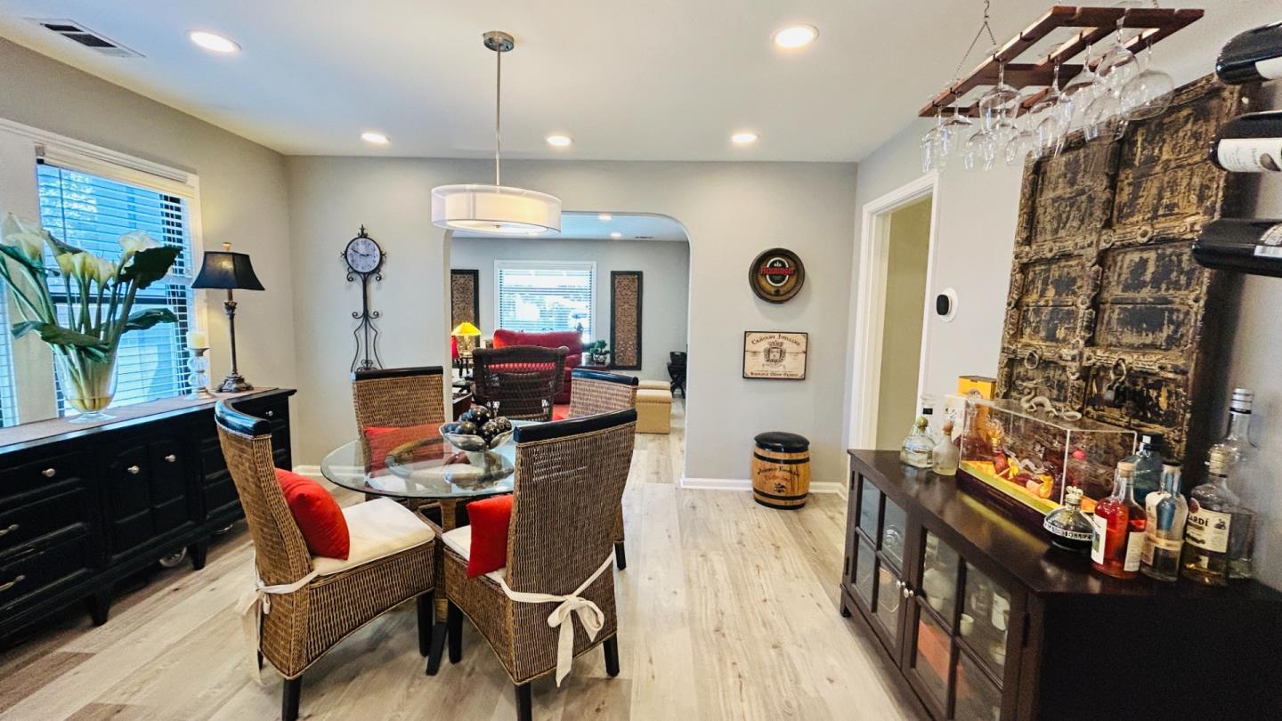 Detail Gallery Image 7 of 18 For 530 Irving Ave, San Jose,  CA 95128 - 4 Beds | 3 Baths