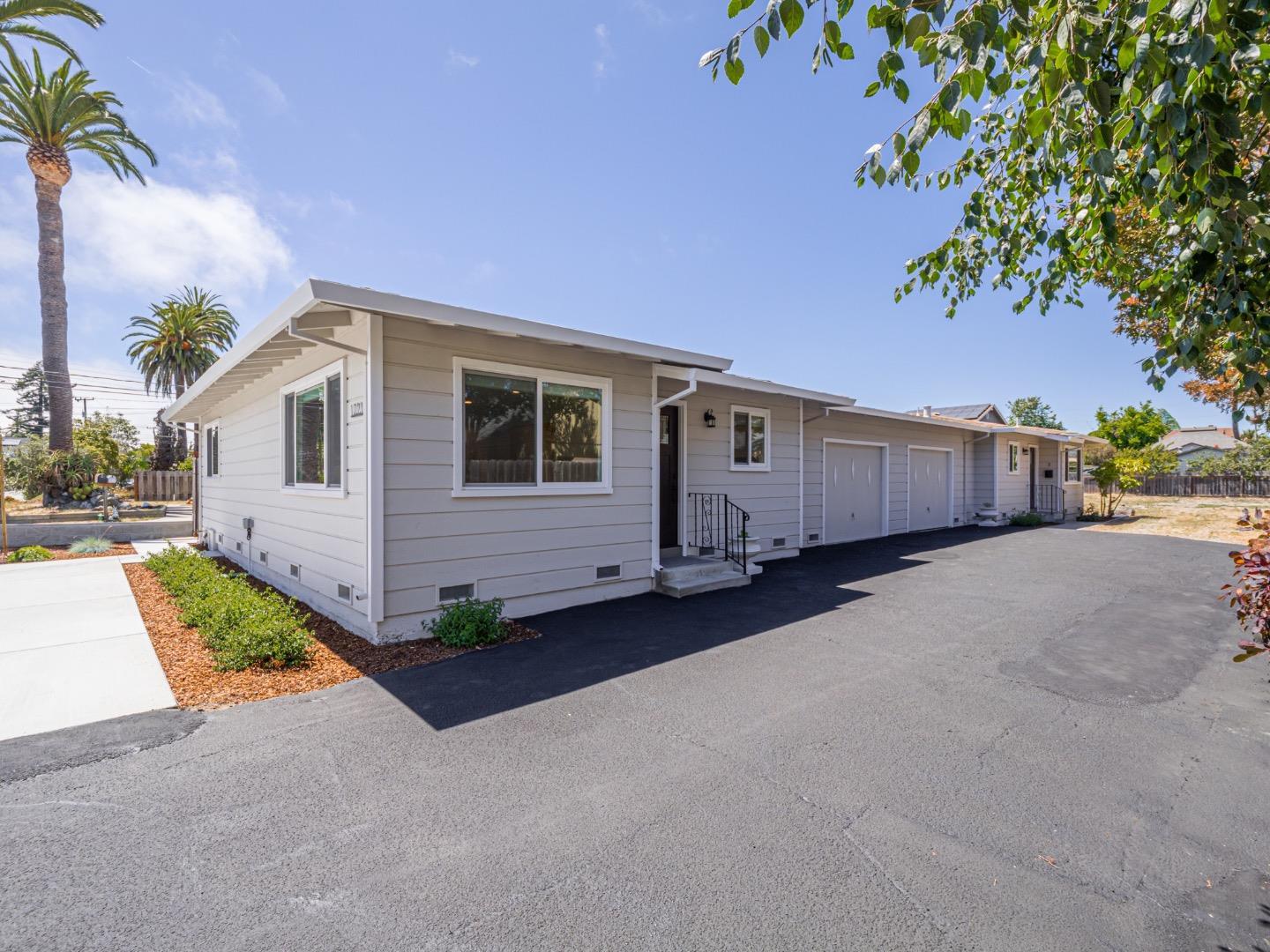 Detail Gallery Image 3 of 61 For 1221 Broadway, Santa Cruz,  CA 95062 - 4 Beds | 2 Baths