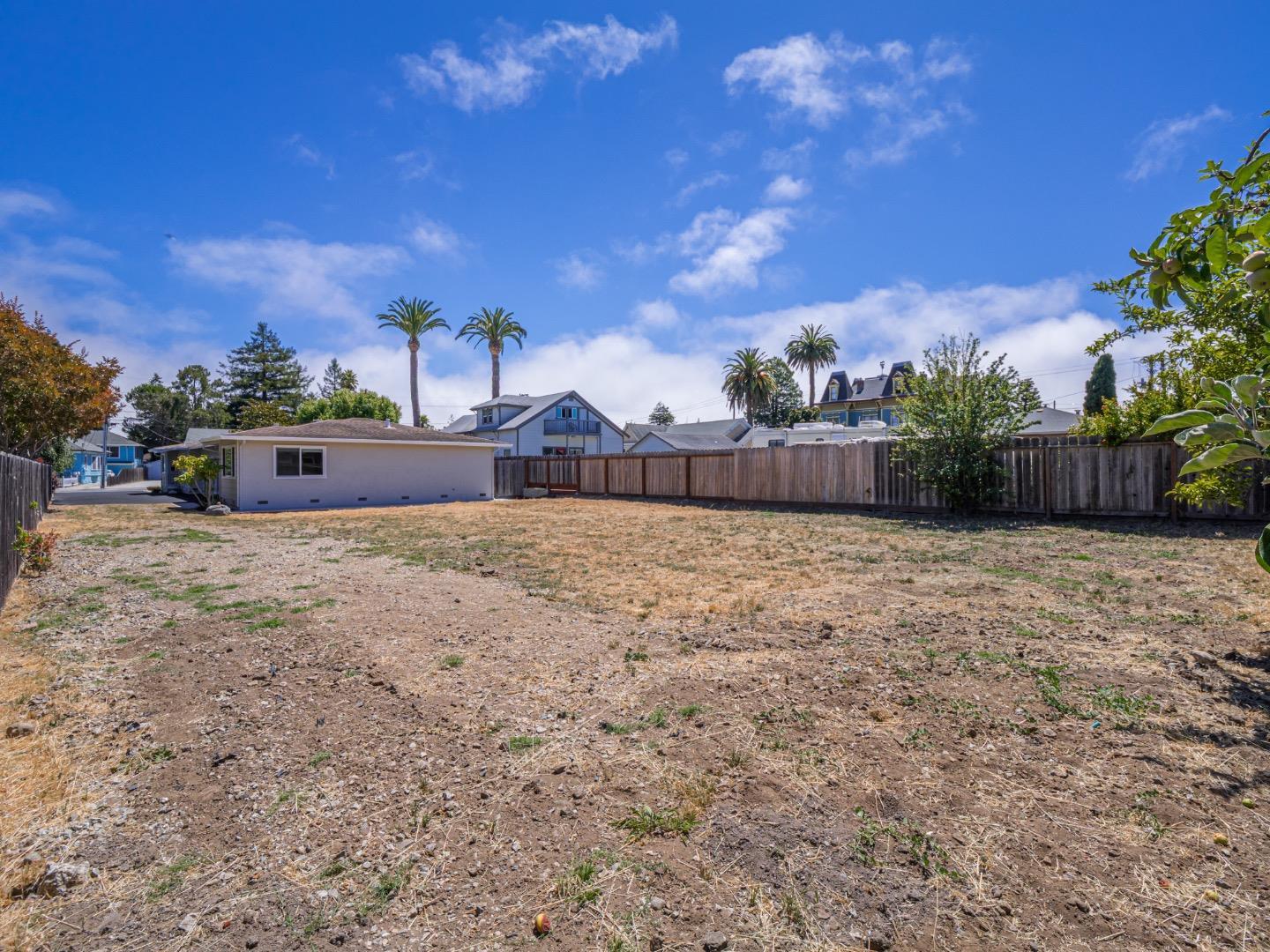 Detail Gallery Image 59 of 61 For 1221 Broadway, Santa Cruz,  CA 95062 - 4 Beds | 2 Baths