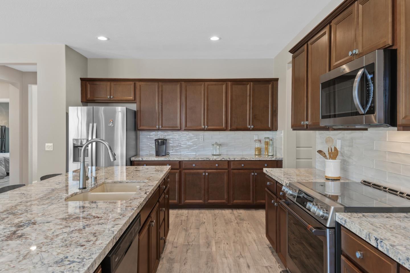 Detail Gallery Image 13 of 38 For 33039 Saint Emilion Court, Winchester,  CA 92596 - 5 Beds | 4 Baths