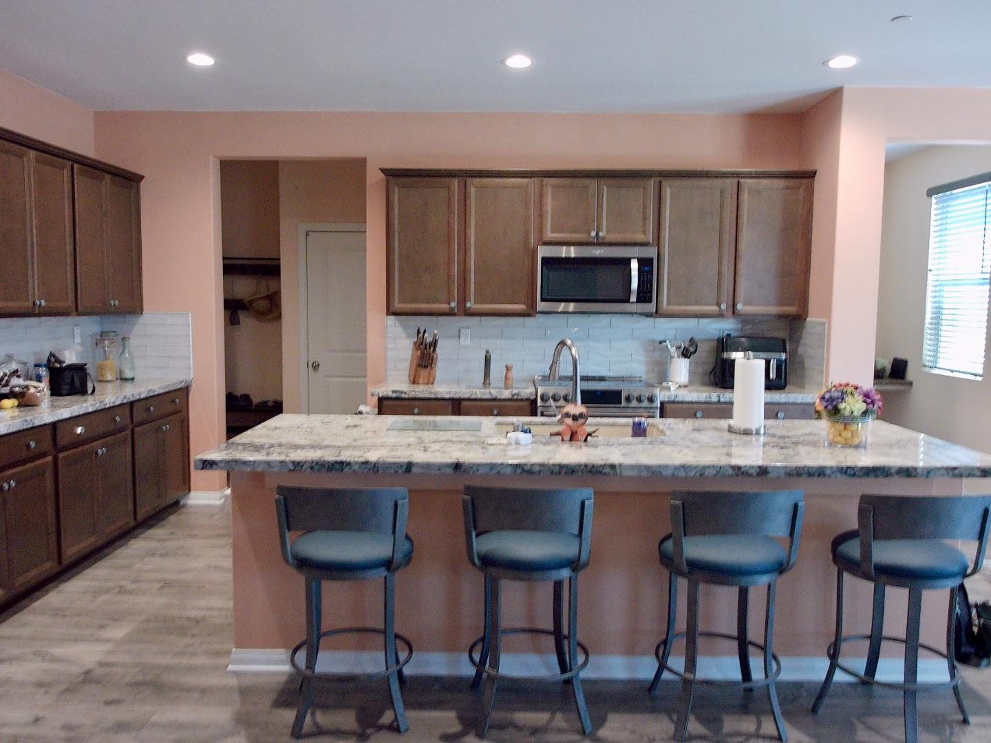 Detail Gallery Image 4 of 12 For 33039 Saint Emilion Court, Winchester,  CA 92596 - 5 Beds | 4 Baths
