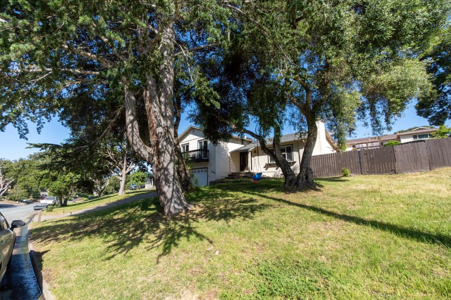 Detail Gallery Image 14 of 36 For 15105 Charter Oak Blvd, Salinas,  CA 93907 - 4 Beds | 2/1 Baths