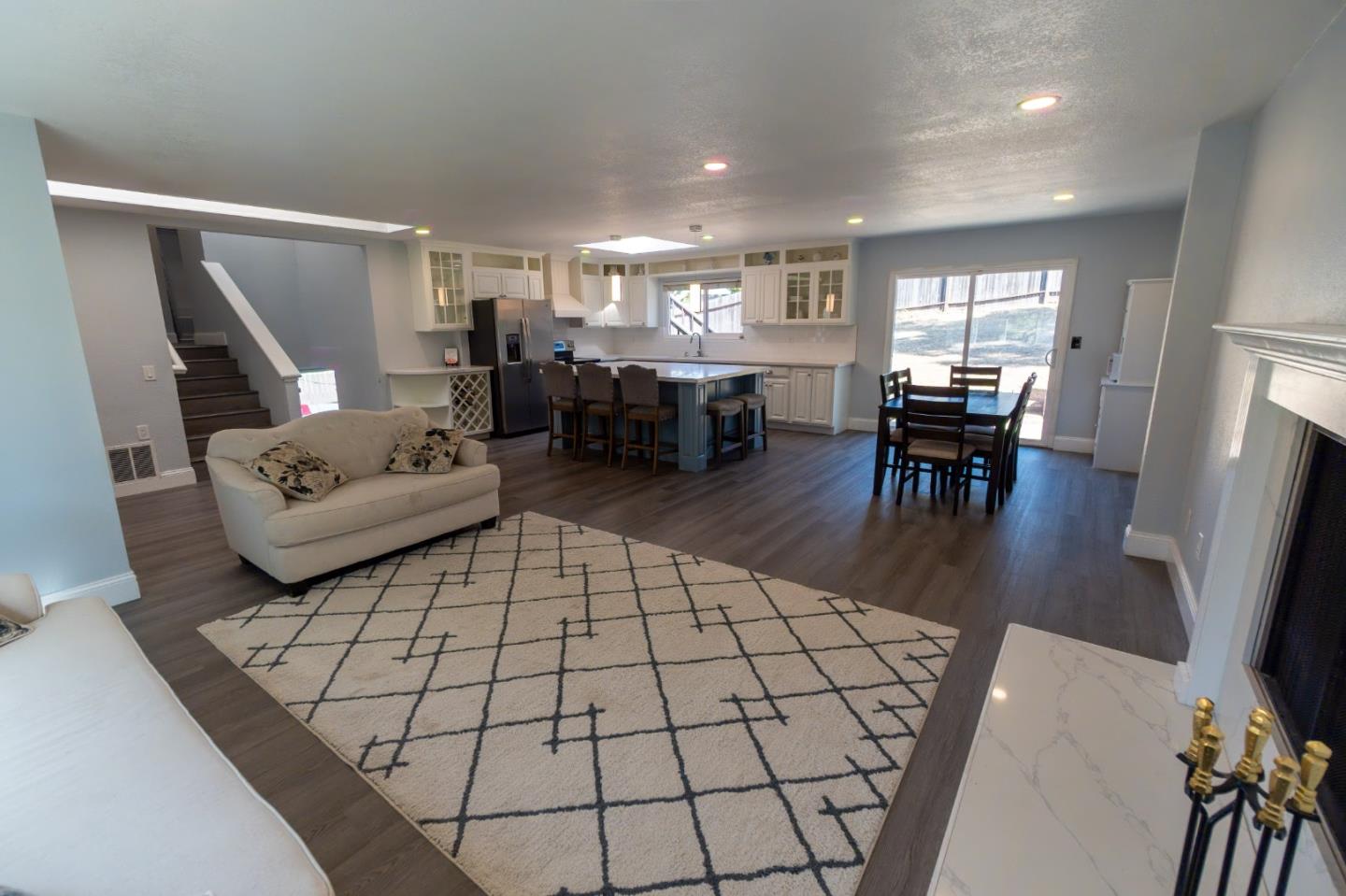 Detail Gallery Image 19 of 36 For 15105 Charter Oak Blvd, Salinas,  CA 93907 - 4 Beds | 2/1 Baths