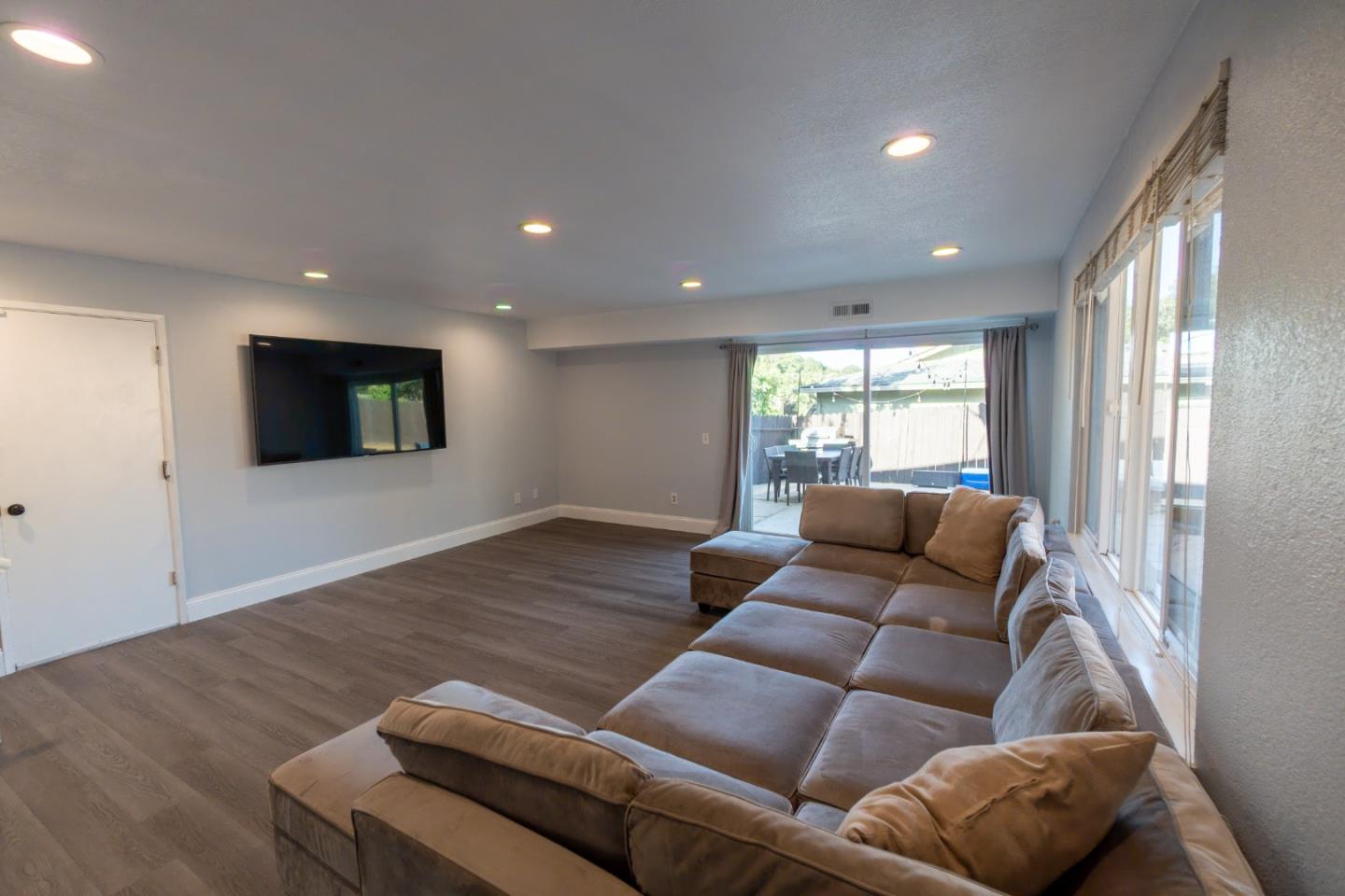 Detail Gallery Image 32 of 36 For 15105 Charter Oak Blvd, Salinas,  CA 93907 - 4 Beds | 2/1 Baths