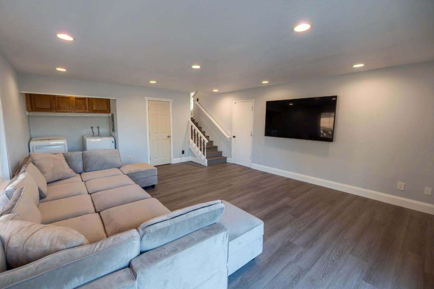 Detail Gallery Image 33 of 36 For 15105 Charter Oak Blvd, Salinas,  CA 93907 - 4 Beds | 2/1 Baths