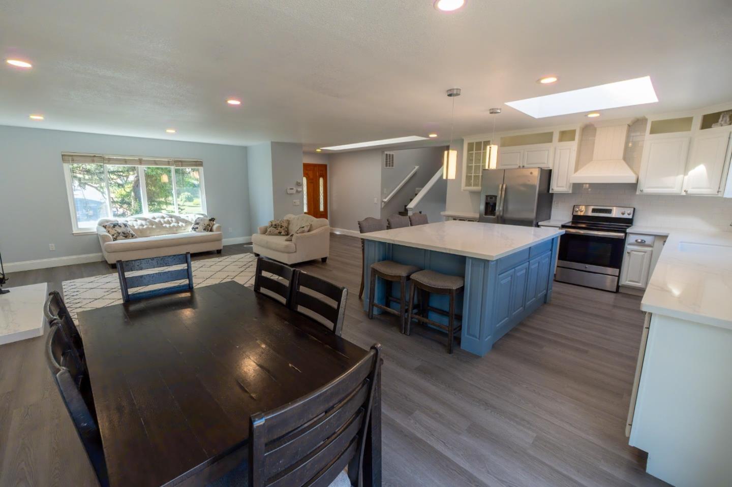 Detail Gallery Image 7 of 36 For 15105 Charter Oak Blvd, Salinas,  CA 93907 - 4 Beds | 2/1 Baths