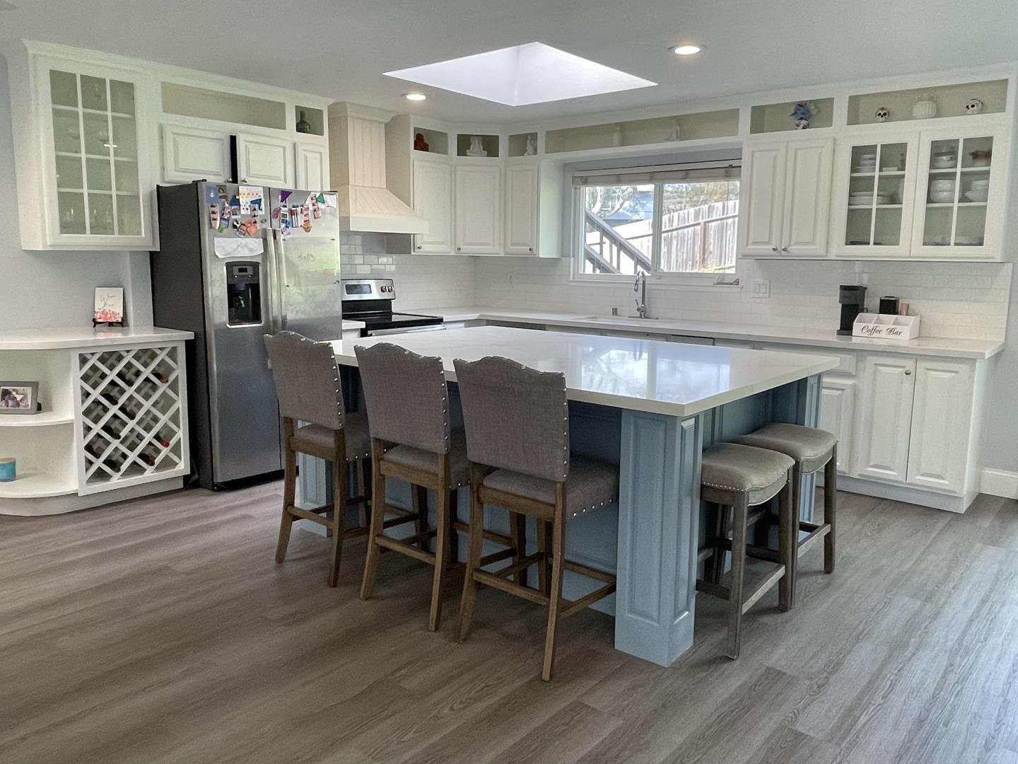 Detail Gallery Image 8 of 36 For 15105 Charter Oak Blvd, Salinas,  CA 93907 - 4 Beds | 2/1 Baths