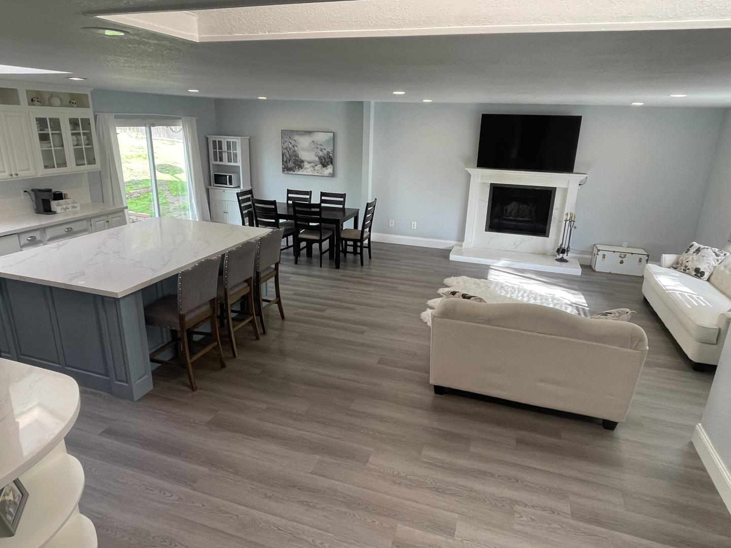 Detail Gallery Image 9 of 36 For 15105 Charter Oak Blvd, Salinas,  CA 93907 - 4 Beds | 2/1 Baths