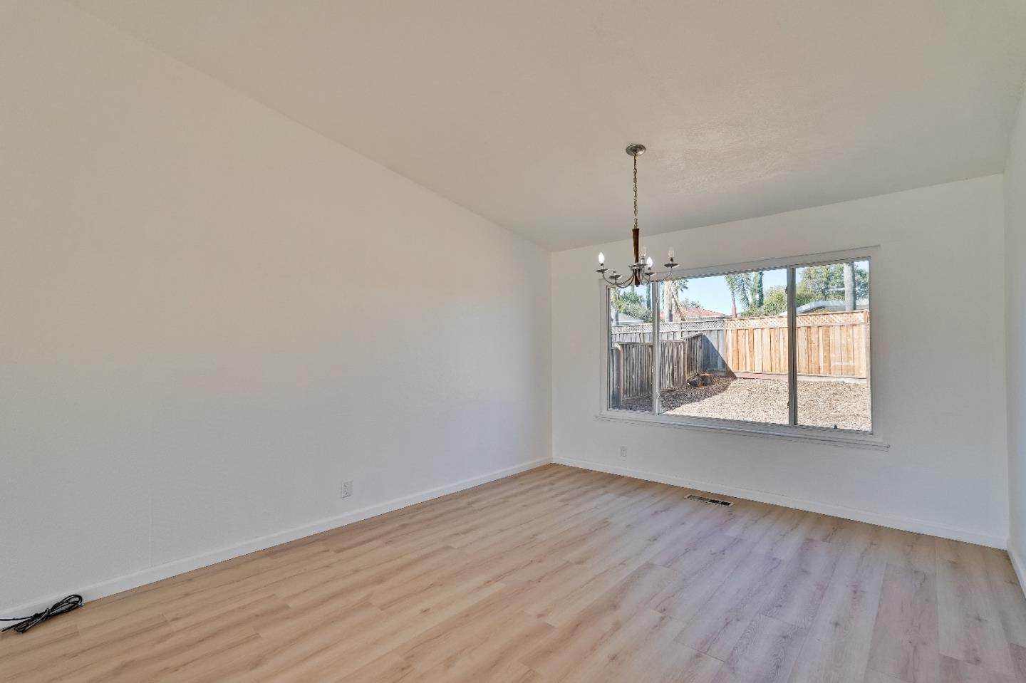 Detail Gallery Image 13 of 71 For 5629 Morton Way, San Jose,  CA 95123 - 4 Beds | 2/1 Baths