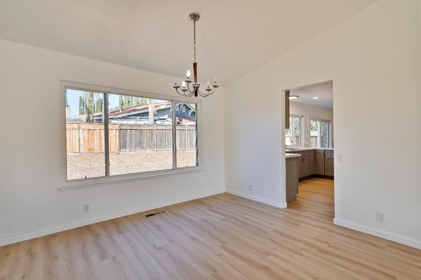 Detail Gallery Image 15 of 71 For 5629 Morton Way, San Jose,  CA 95123 - 4 Beds | 2/1 Baths