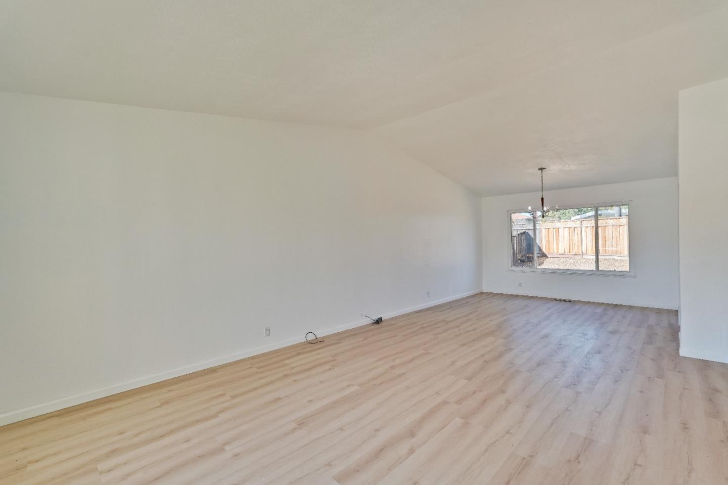 Detail Gallery Image 9 of 71 For 5629 Morton Way, San Jose,  CA 95123 - 4 Beds | 2/1 Baths