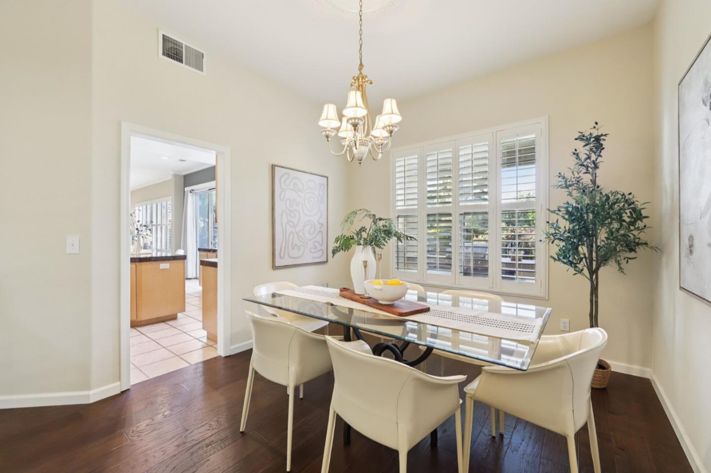 Detail Gallery Image 15 of 91 For 5761 Capilano Dr, San Jose,  CA 95138 - 5 Beds | 4/1 Baths
