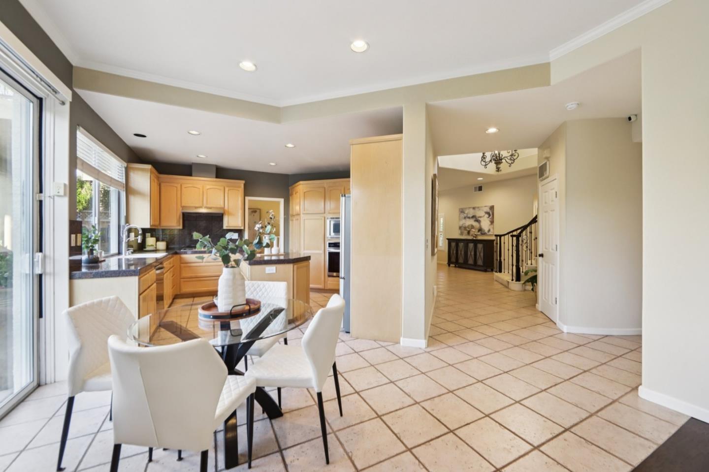 Detail Gallery Image 16 of 91 For 5761 Capilano Dr, San Jose,  CA 95138 - 5 Beds | 4/1 Baths
